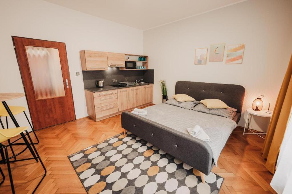 Citybeat Apartments, 400M From The Square Pilsen Exterior foto