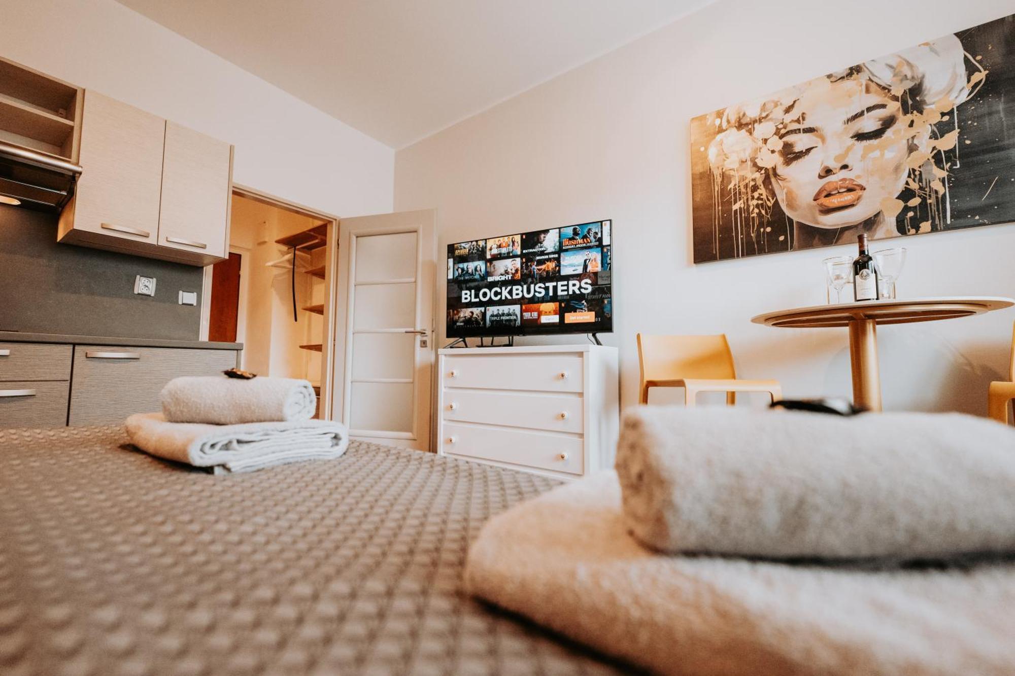 Citybeat Apartments, 400M From The Square Pilsen Exterior foto