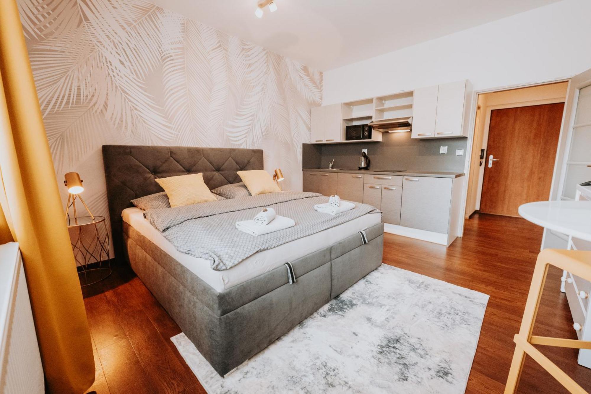 Citybeat Apartments, 400M From The Square Pilsen Exterior foto