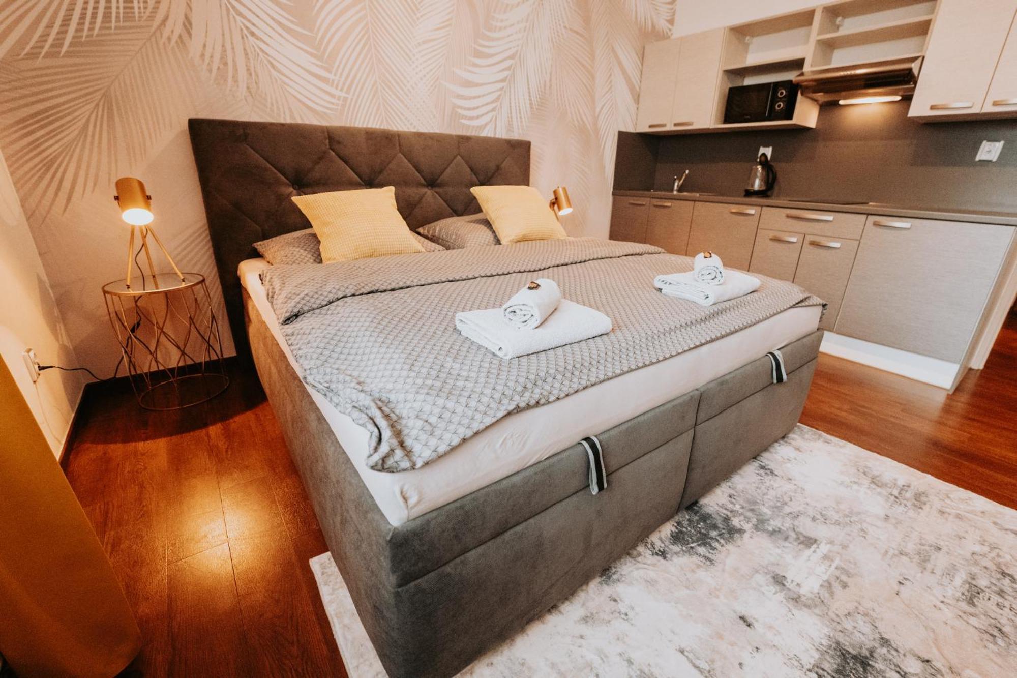 Citybeat Apartments, 400M From The Square Pilsen Exterior foto